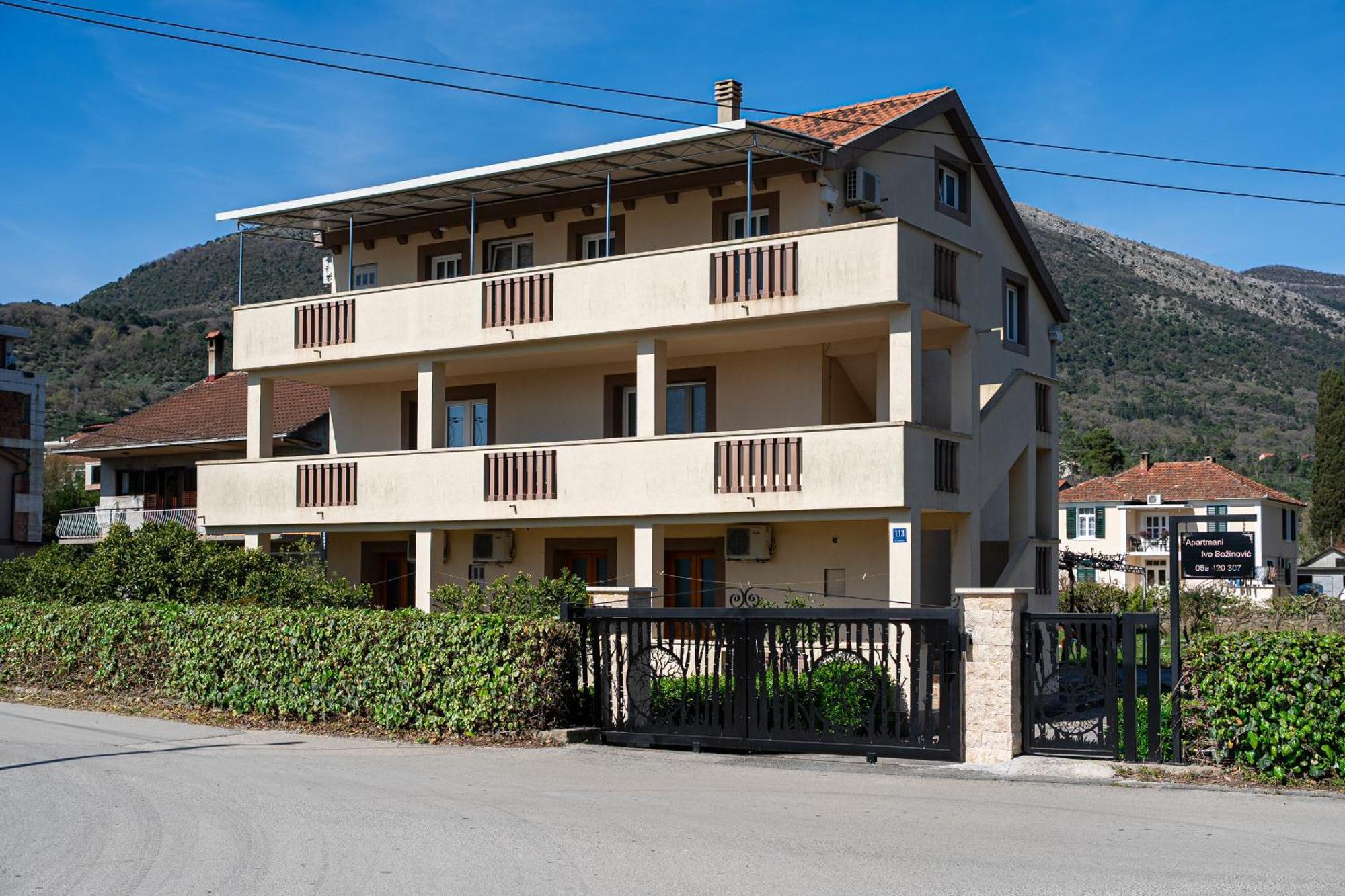 Apartments Ivo Bozinovic ติวัต ภายนอก รูปภาพ