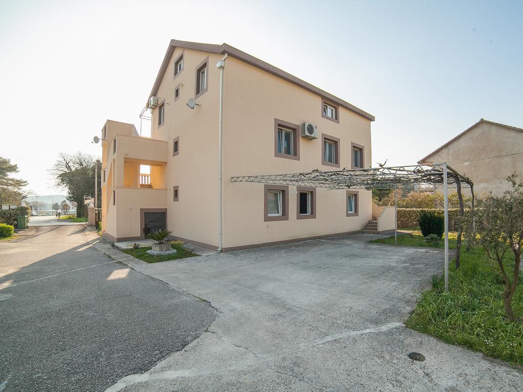 Apartments Ivo Bozinovic ติวัต ภายนอก รูปภาพ